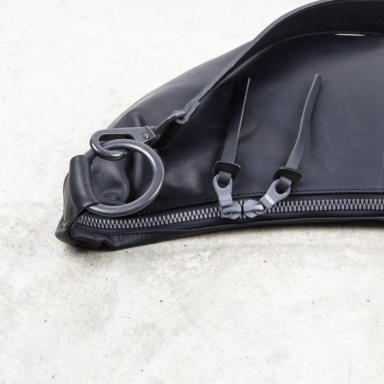 ISAMU KATAYAMA BACKLASH - [10月〜11月入荷予定] GUIDI CALF SHOULDER