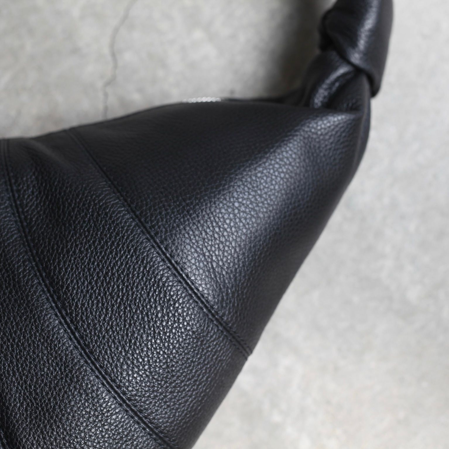 LEMAIRE - 【残りわずか】Medium Croissant Bag(COW LEATHER