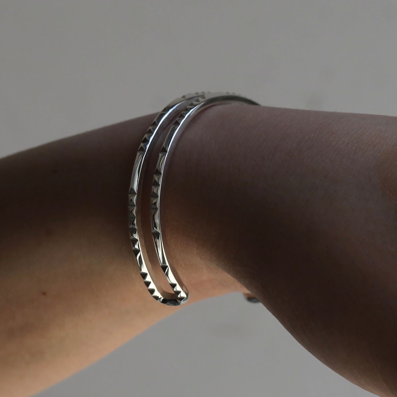 GARNI - 【残り一点】Little Studs Double Bangle | ACRMTSM ONLINE STORE