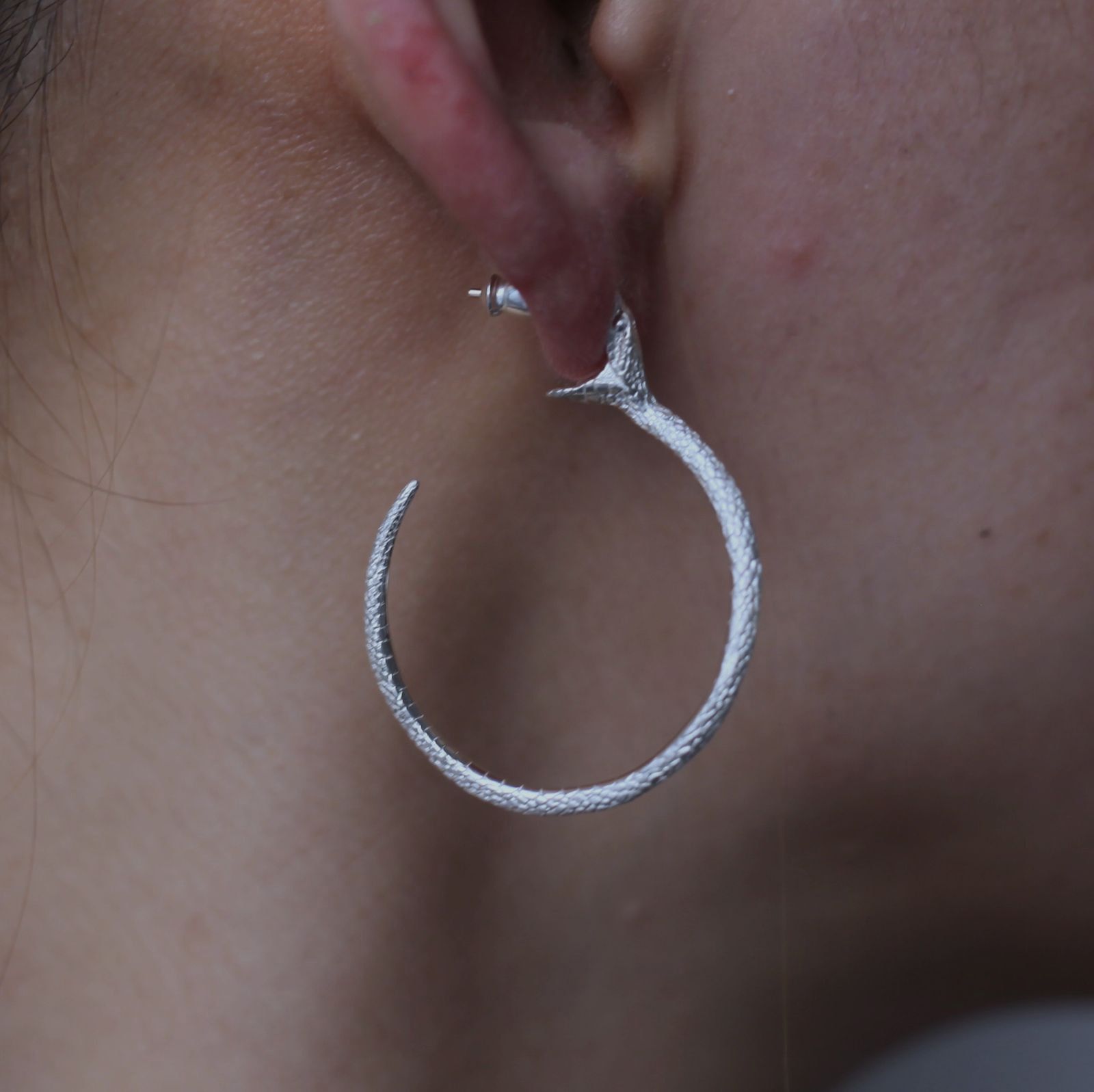 ELCAMI - 【お取り寄せ注文可能】蛇フープピアス(SILVER/右耳専用