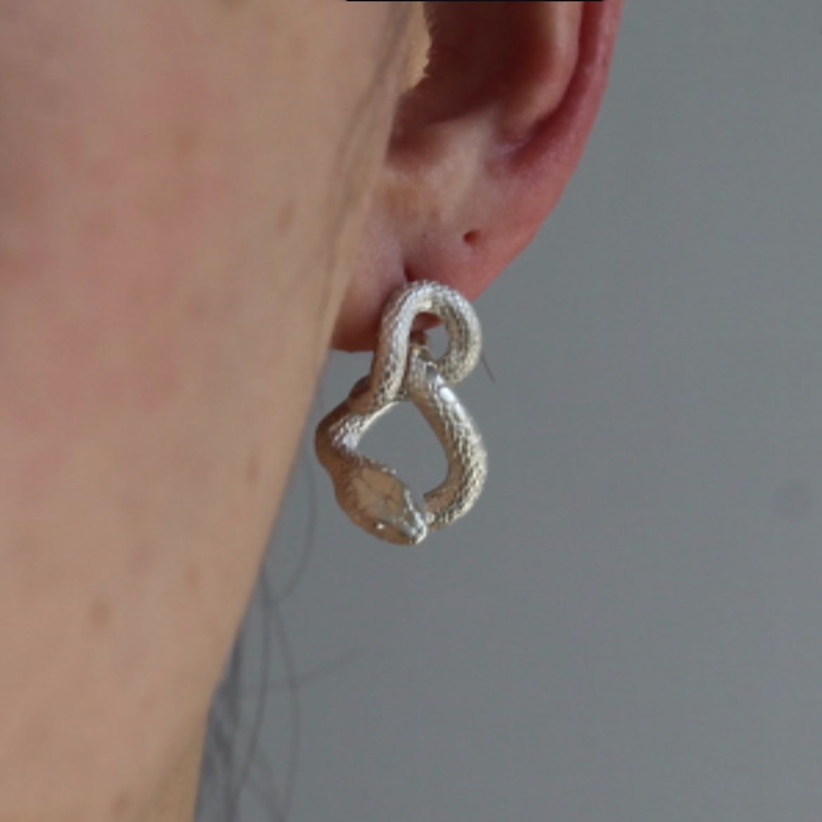 ELCAMI - 【お取り寄せ注文可能】蛇2連チェーンピアス(SILVER