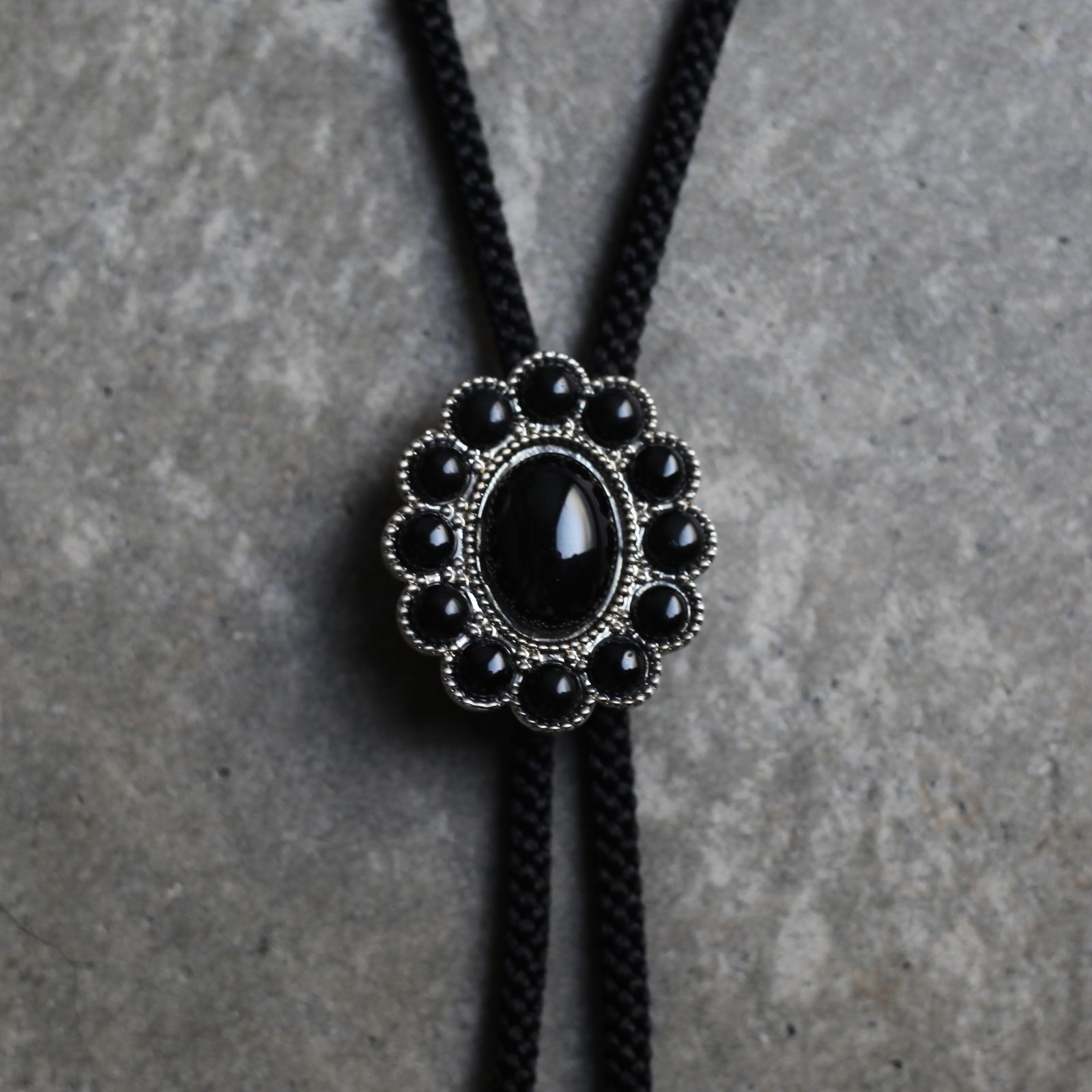 SOSHIOTSUKI - 【お取り寄せ注文可能】Loop Tie Brooch | ACRMTSM