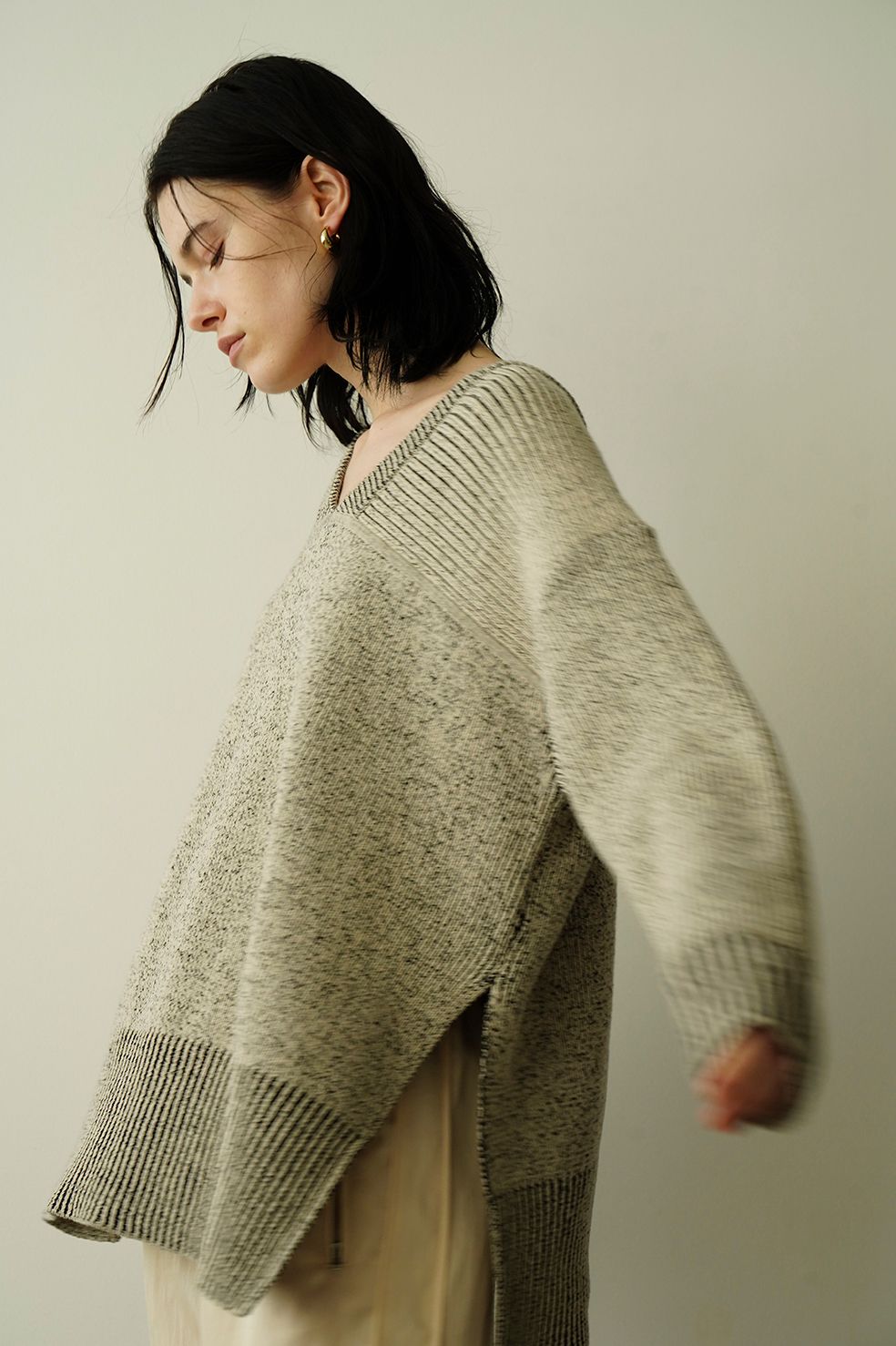 CLANE - ダブルフェイス カット ネック ワイド ニット トップス - W
