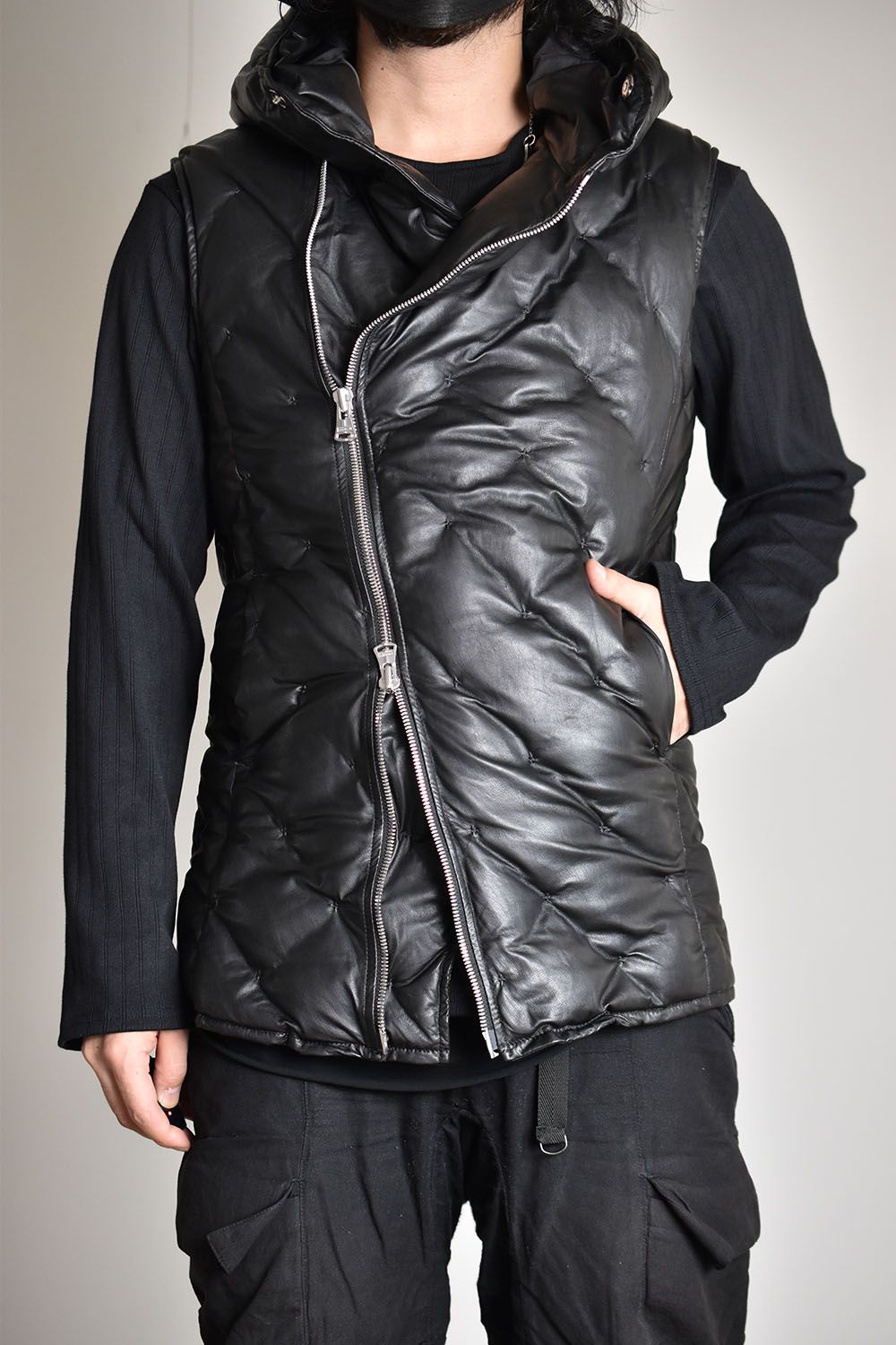 ISAMU KATAYAMA BACKLASH - Kangaroo Polish White Goose Down Vest