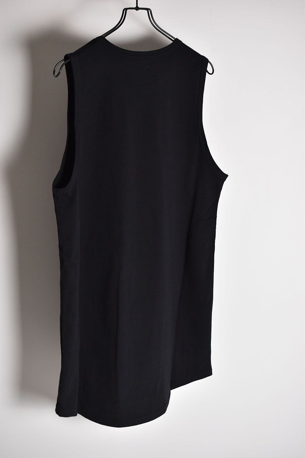 A.F ARTEFACT - Side Slit Long Tank Top