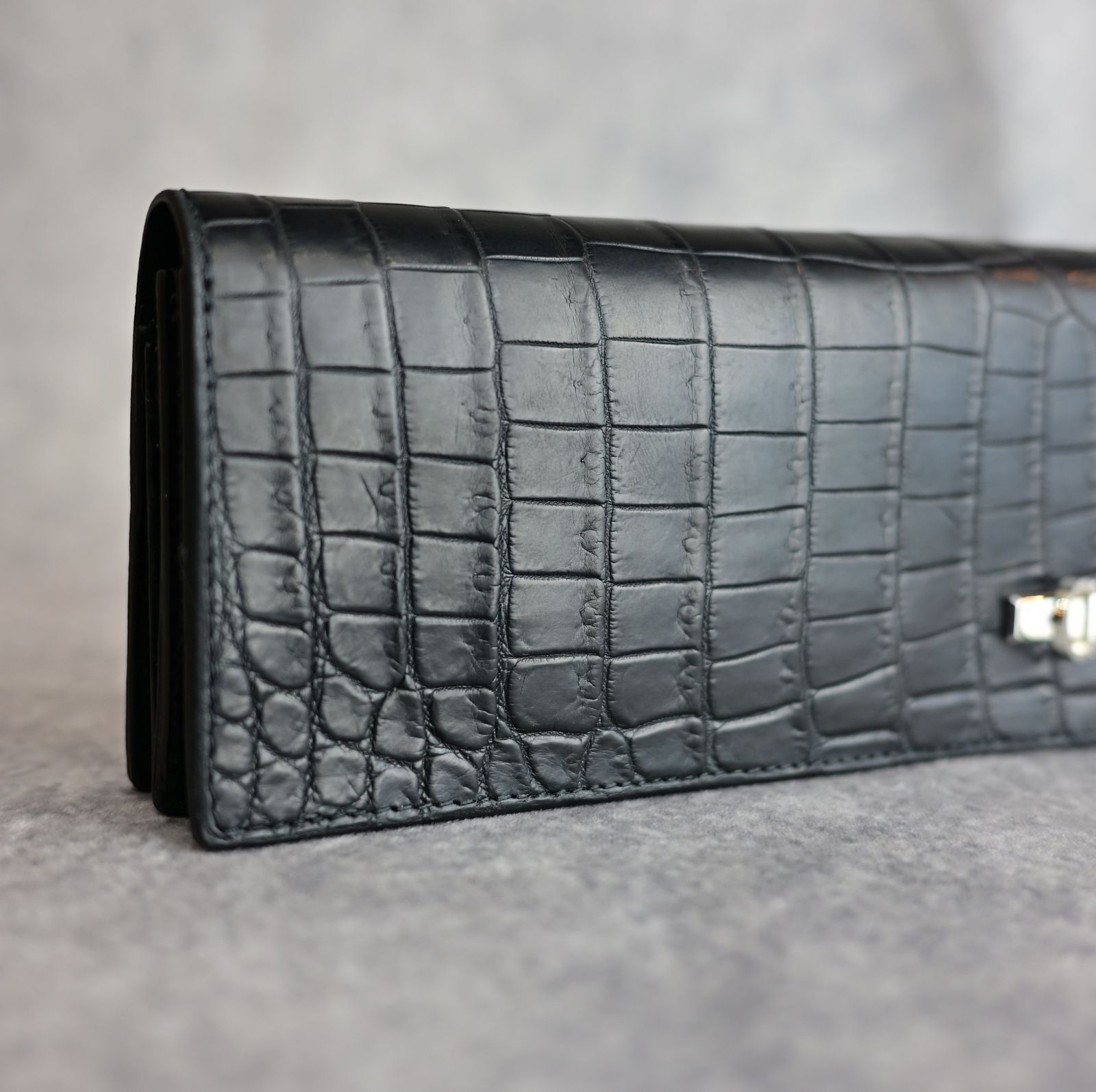 ISAMU KATAYAMA BACKLASH - オイルクロコ+イタリアンバケッタ 二つ折り