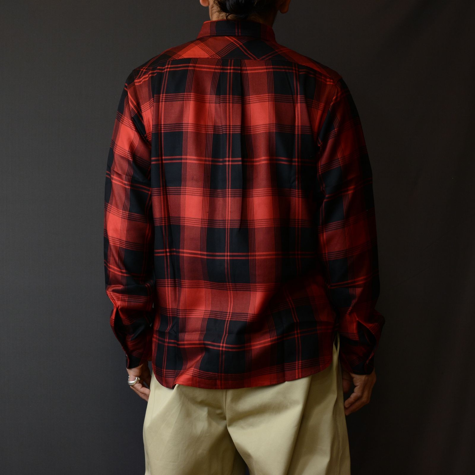 ISAMU KATAYAMA BACKLASH - レーヨンチェック シャツ （RED） | chord
