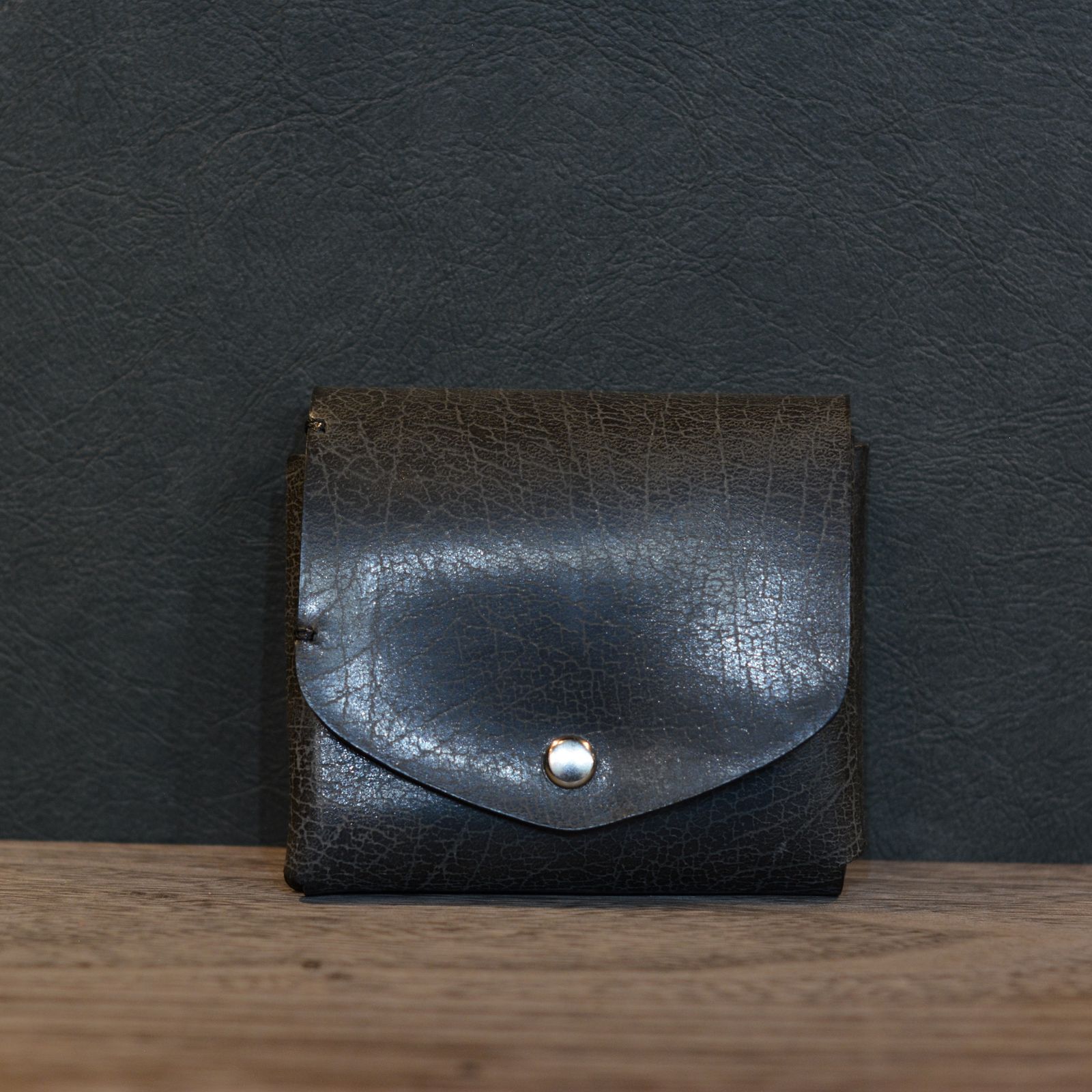 ISAMU KATAYAMA BACKLASH - GUIDIコードバン 二つ折りウォレット