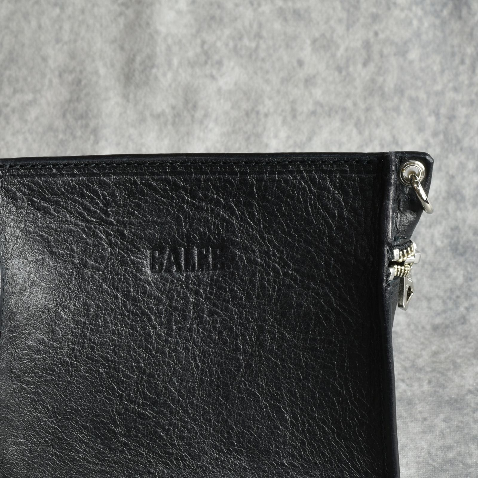 CALEE - STUDS LEATHER ZIP POUCH (BLACK) / スタッズ レザー ジップ