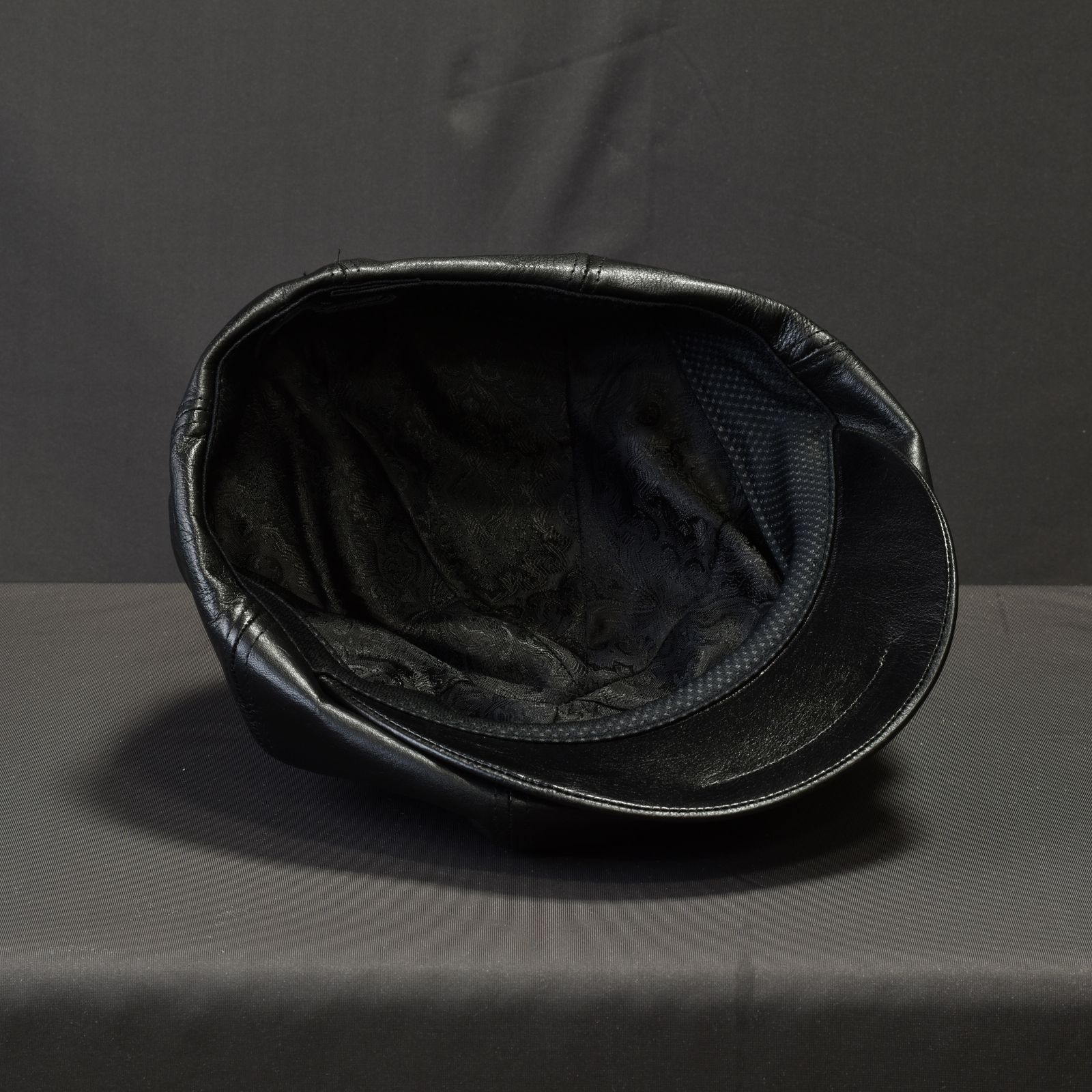 CALEE - CAL LOGO EMBROIDERY LEATHER CAS (BLACK) / ロゴ刺繍 レザー