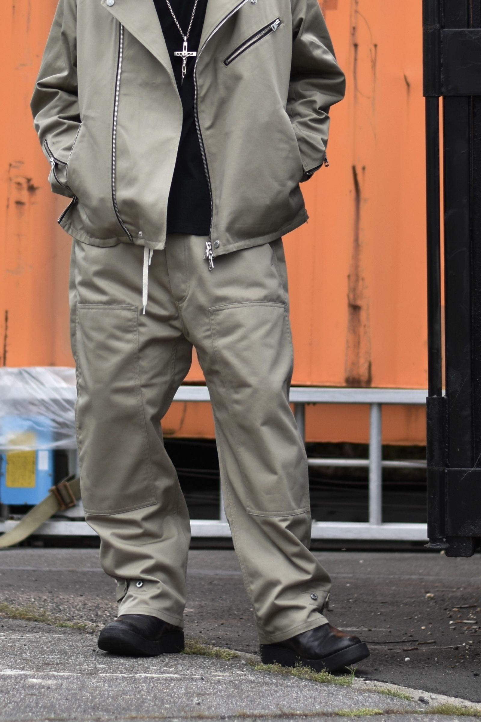 ISAMU KATAYAMA BACKLASH - ×× Dickies ライダース (KHAKI) | chord