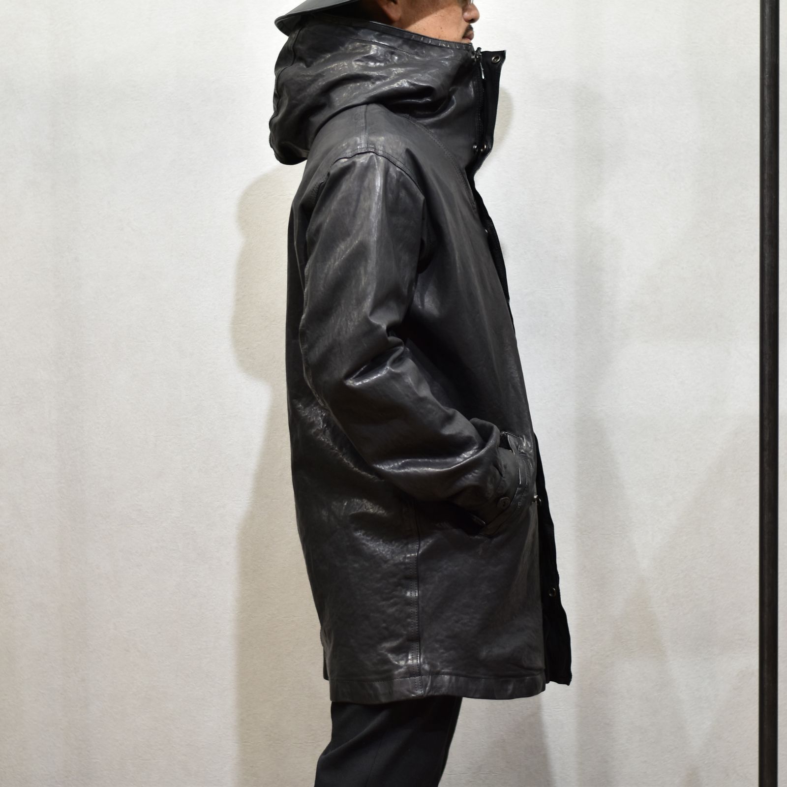 ISAMU KATAYAMA BACKLASH - イタリアン キップ製品染めフーディコート