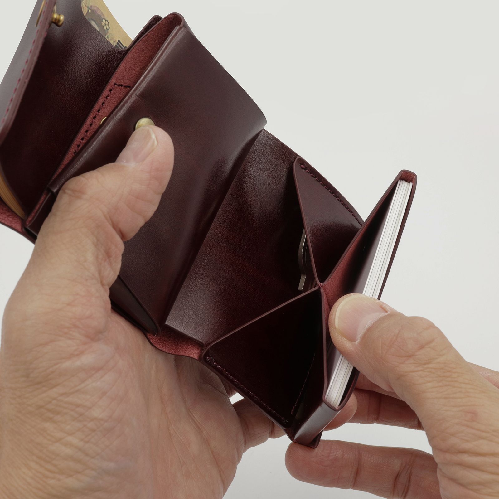 ATELIER MOKU - 「三つ折りミニ財布PALUMO Rugato ルガト」ブラック