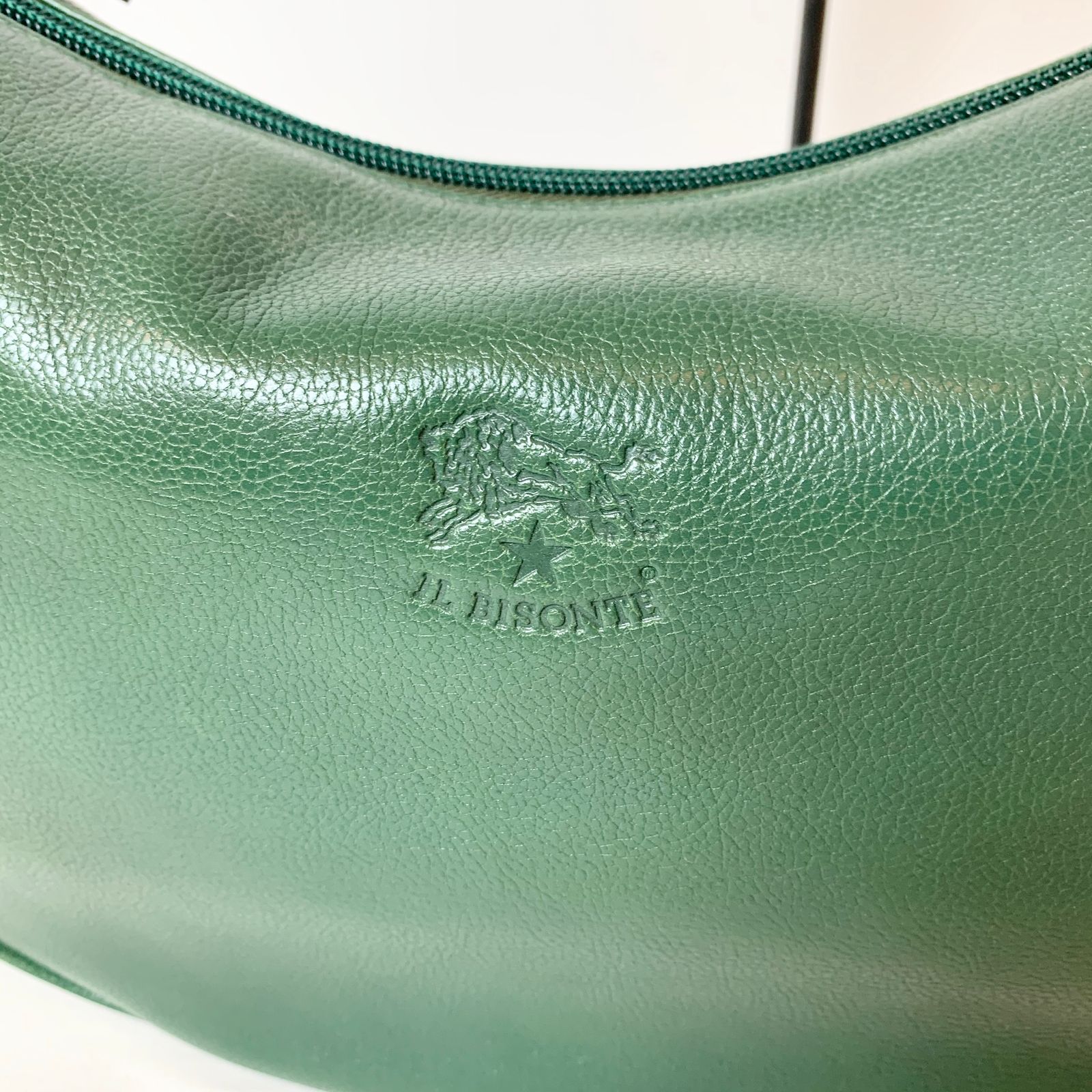 IL BISONTE - クロスボディバック/半月型ショルダーバッグ/グリーン