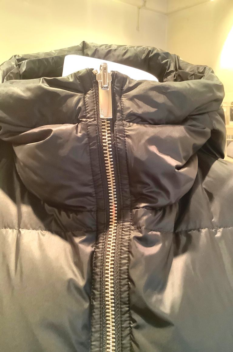 Theory - パッファーベスト(ブラック) ナイロン / ロング丈 / 軽量