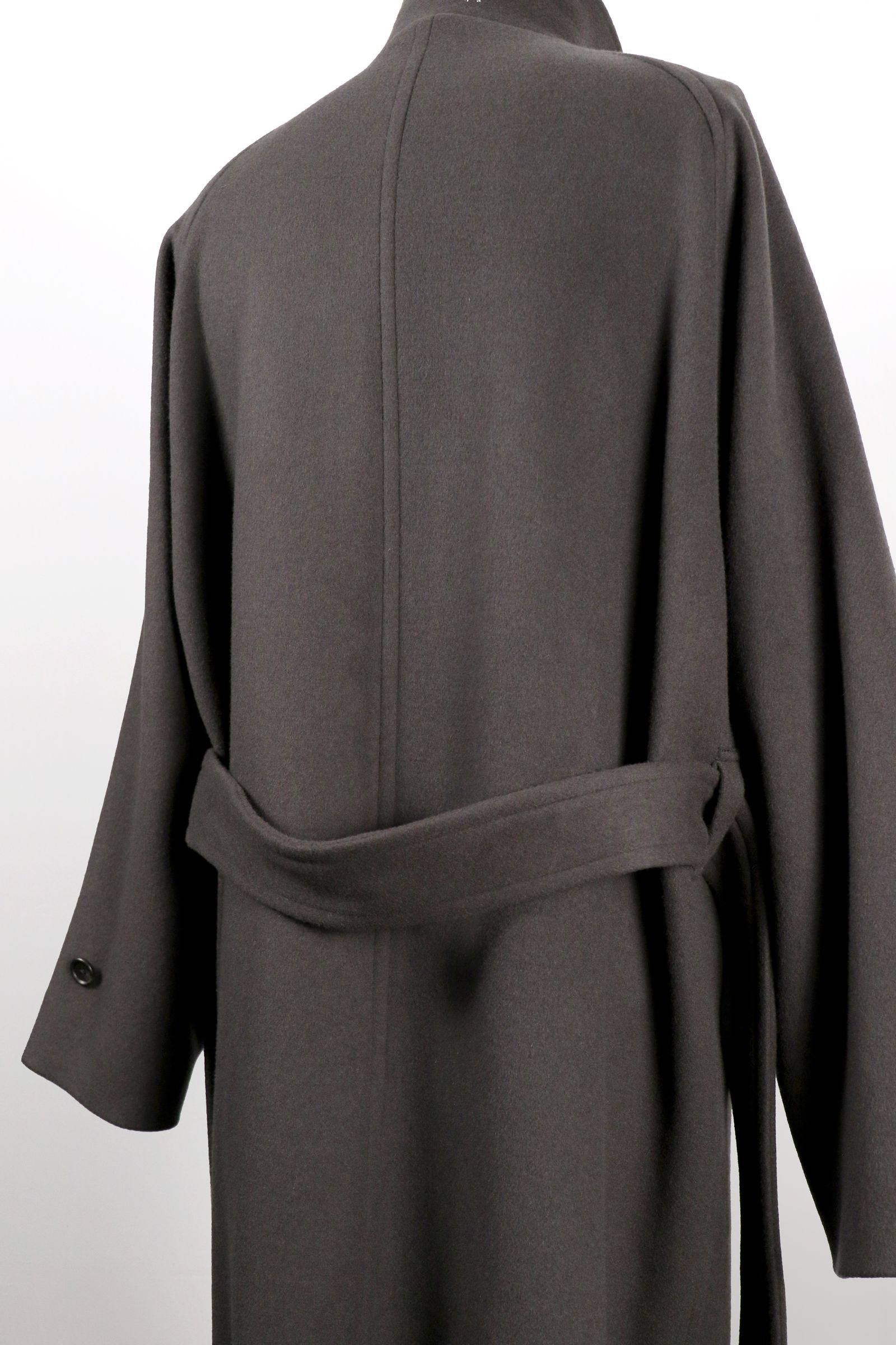 RAINMAKER - STAND COLLAR BELTED COAT / スタンド カラー ベルテッド