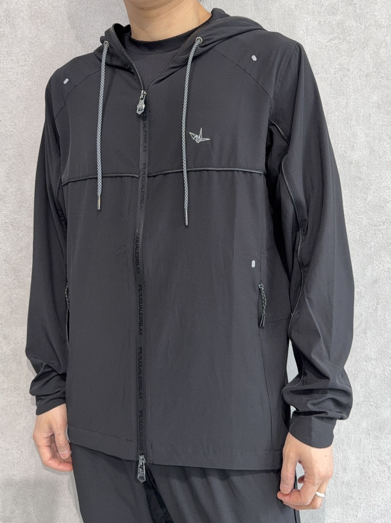 ウノピゥウノウグァーレトレ リラックス ナイロンセットアップ | LUKE