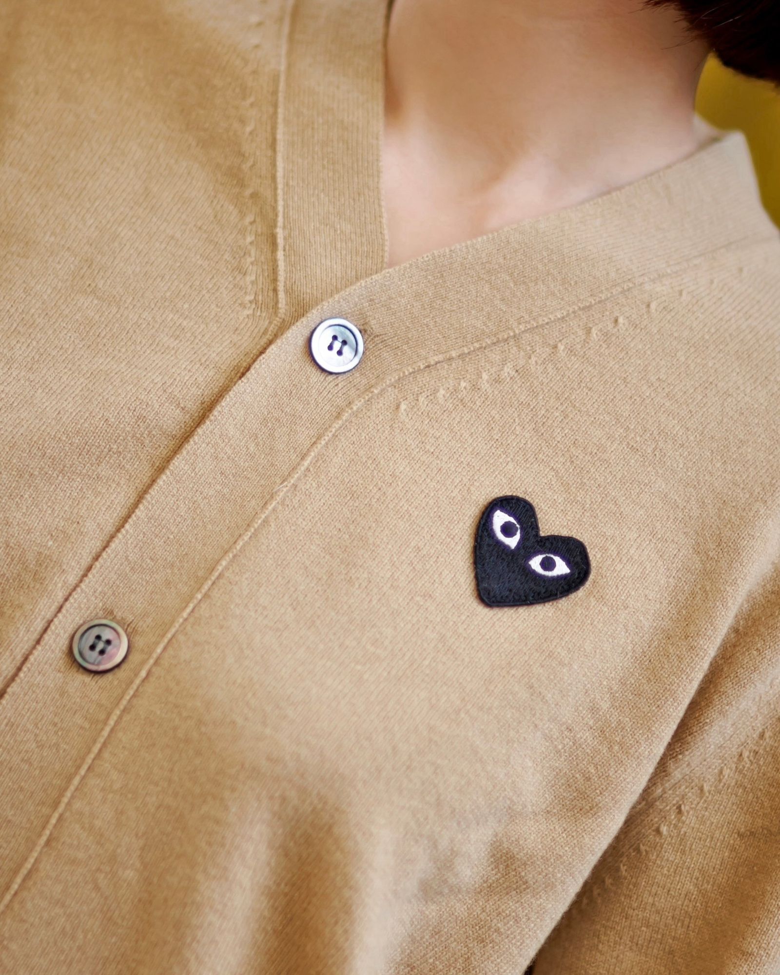 PLAY COMME des GARCONS V-NECK CARDIGAN style. | 5974 | MARK