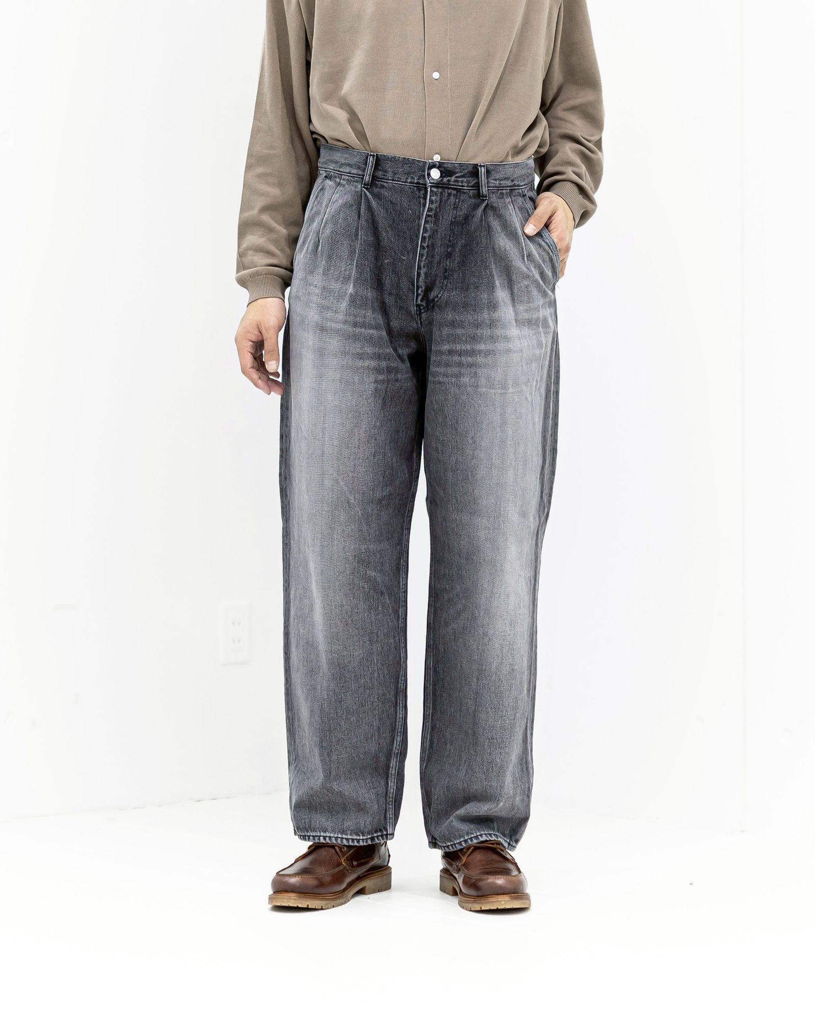 Selvage Denim Two Tuck Pants | MARK
