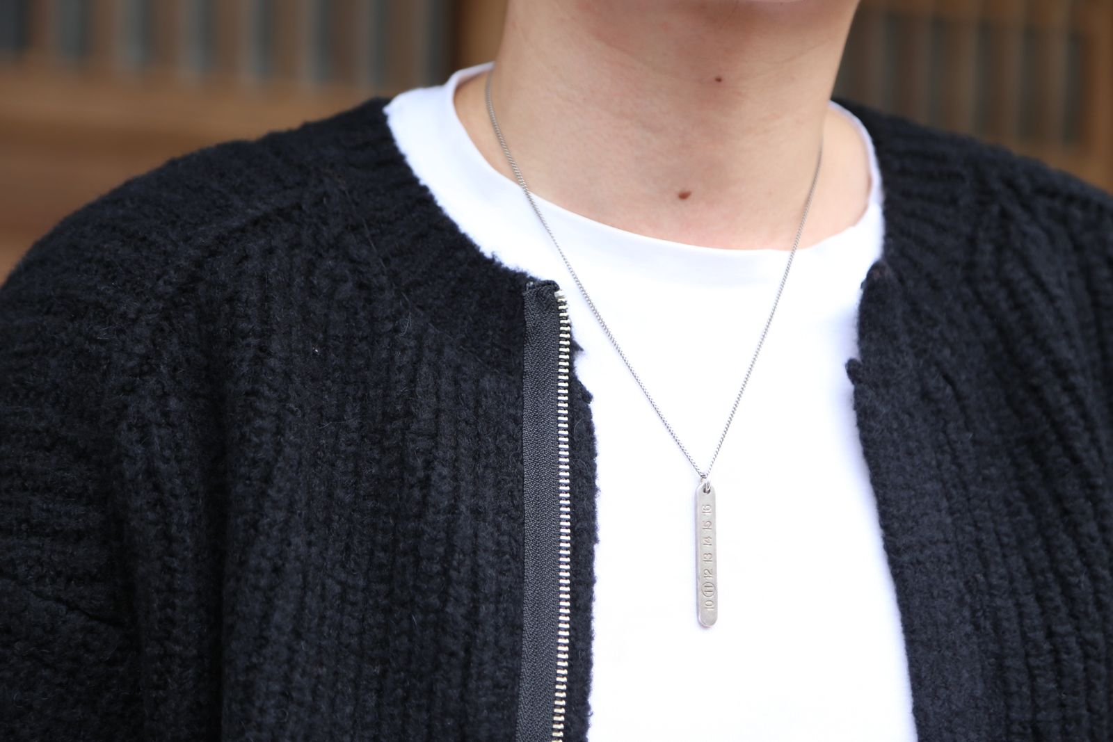 YOKE 20awより、3G BACK ZIP RIB CREW NECK BLACK style.2020.9.12