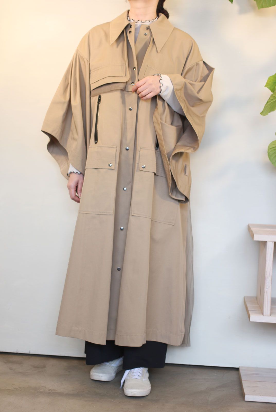 AULA AILA - バッグチュールプリーツコート ベージュ | ravii ONLINE STORE