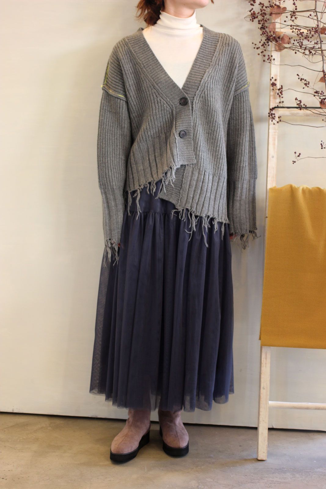 AULA AILA - アシンメトリークラッシュニットカーディガン グレー