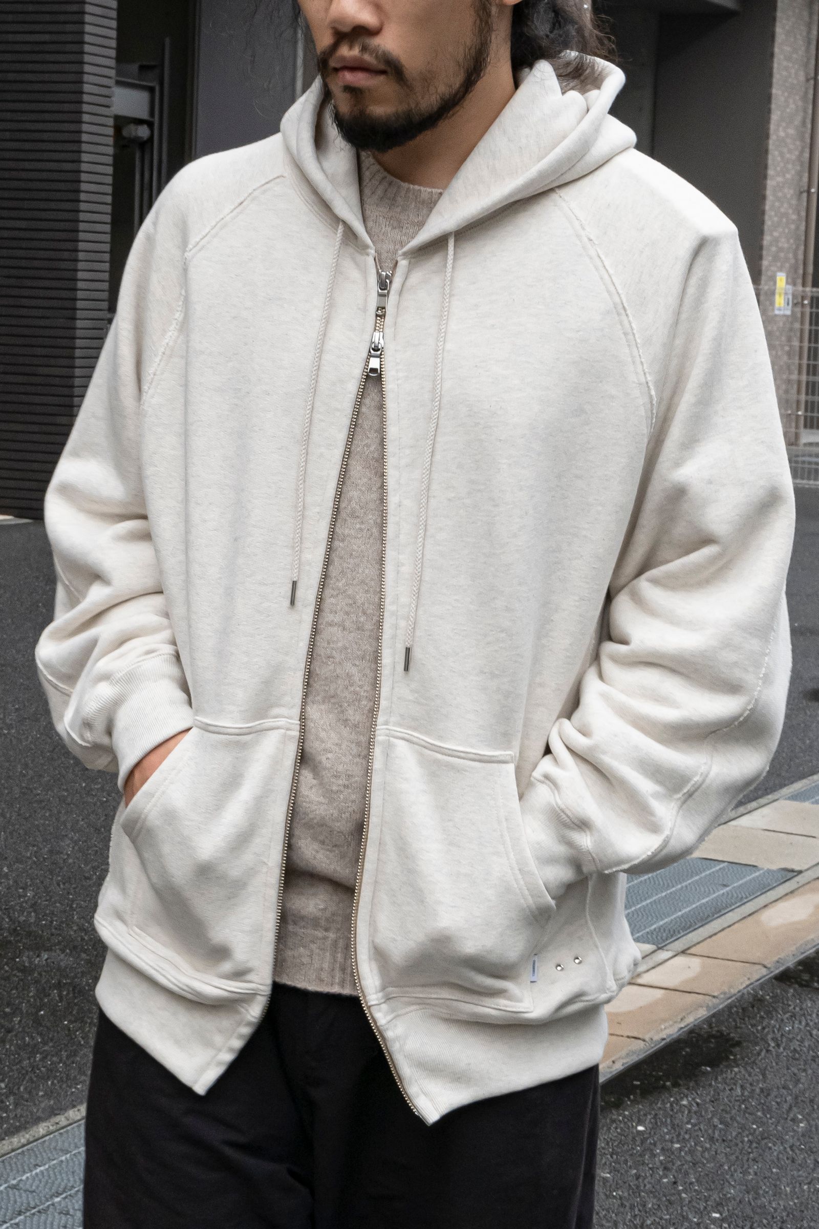 SUGARHILL - ZIP-UP RAW EDGE HOODIE / WHITE | Retikle Online Store