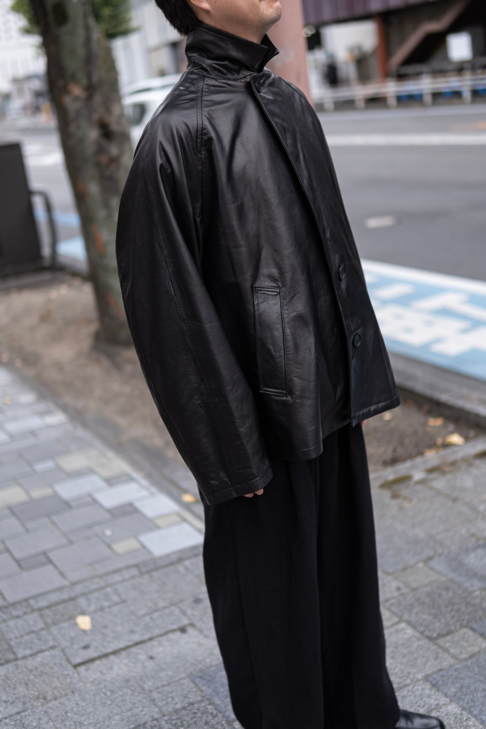 Blanc YM - LEATHER OVERSIZE RAGLAN JACKET / BLACK | Retikle Online
