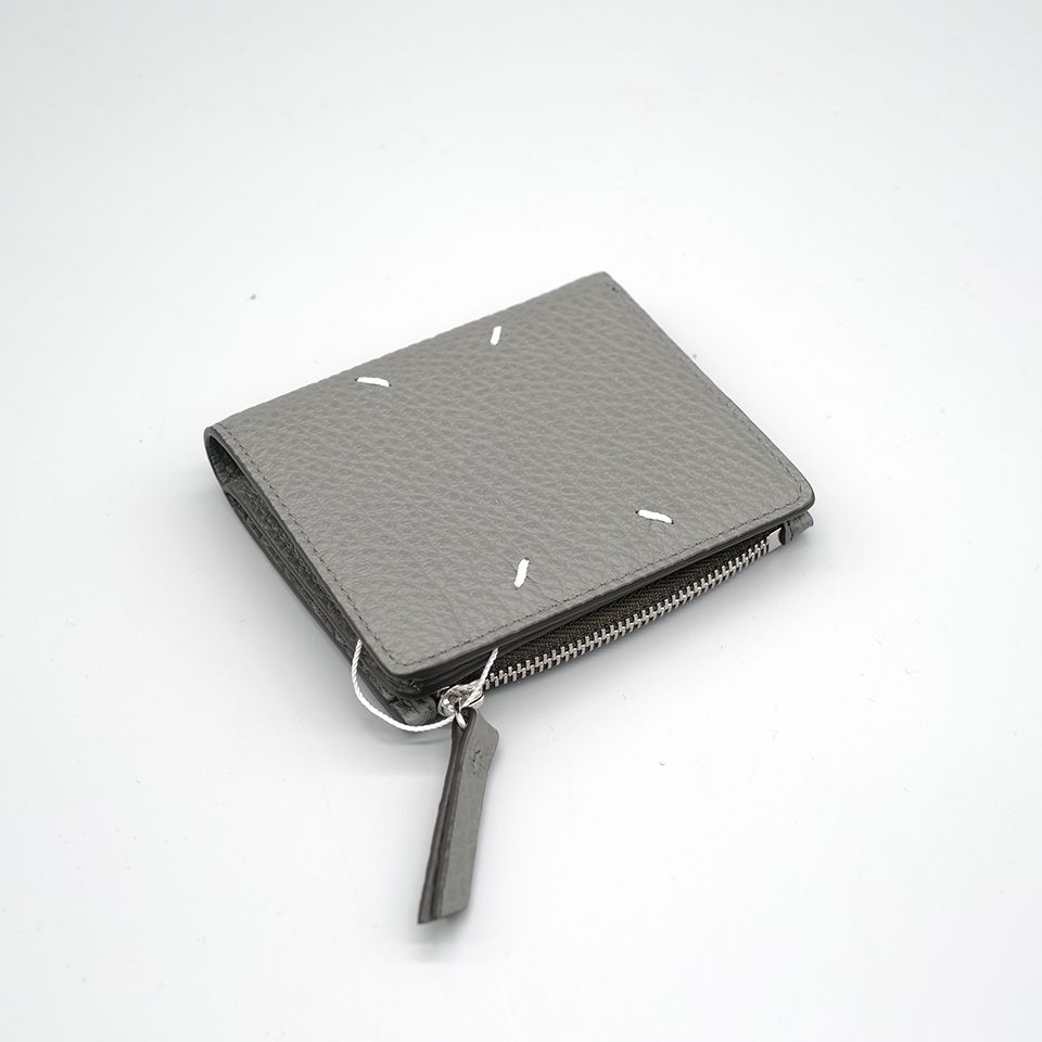 Maison Margiela - 4ステッチ フリップフラップ ウォレット <カイユー