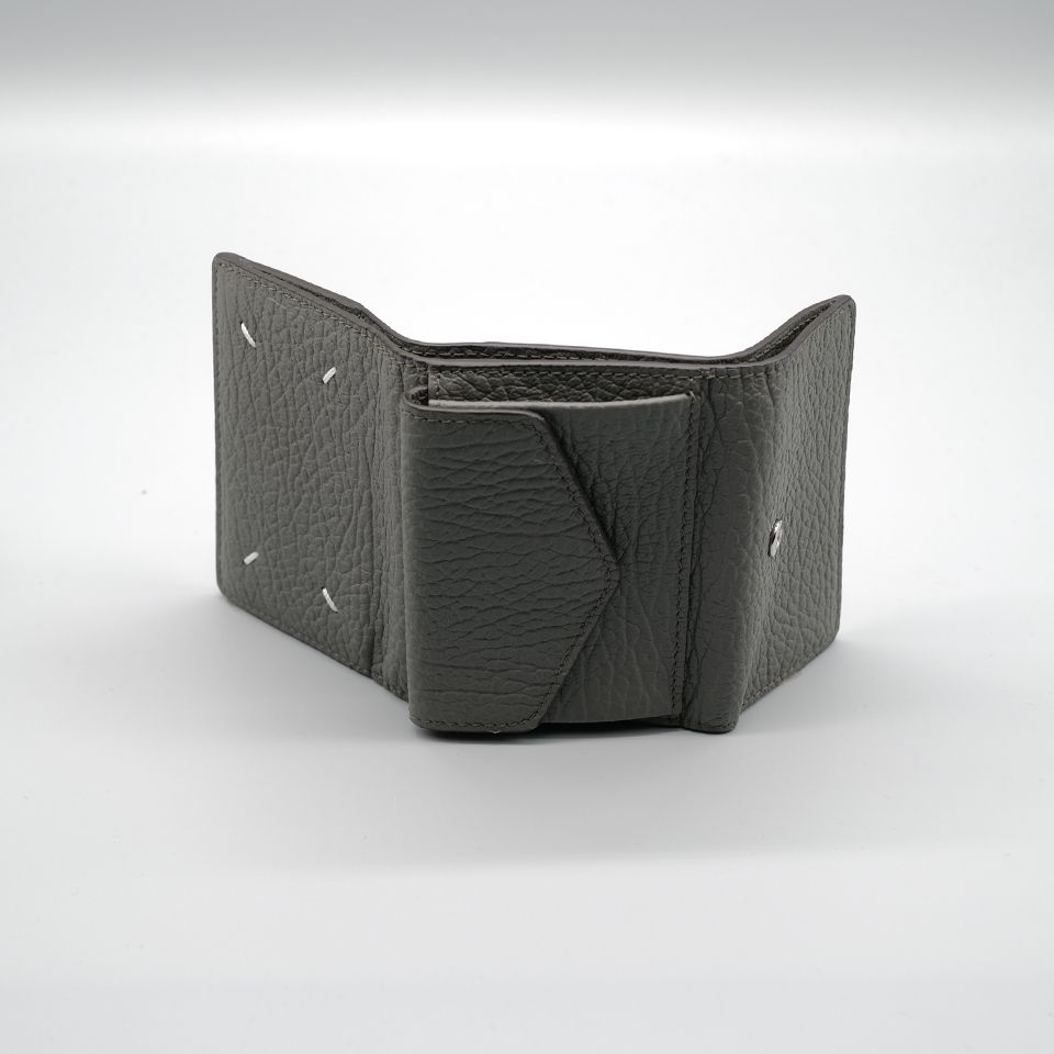 Maison Margiela - 4ステッチ 三つ折り ウォレット <カイユー グレー