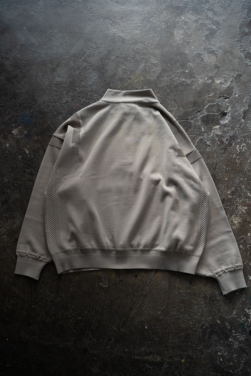 YASHIKI - 【ラスト1点】【24SS】Harukaze Half Zip Knit(LIGHT BEIGE