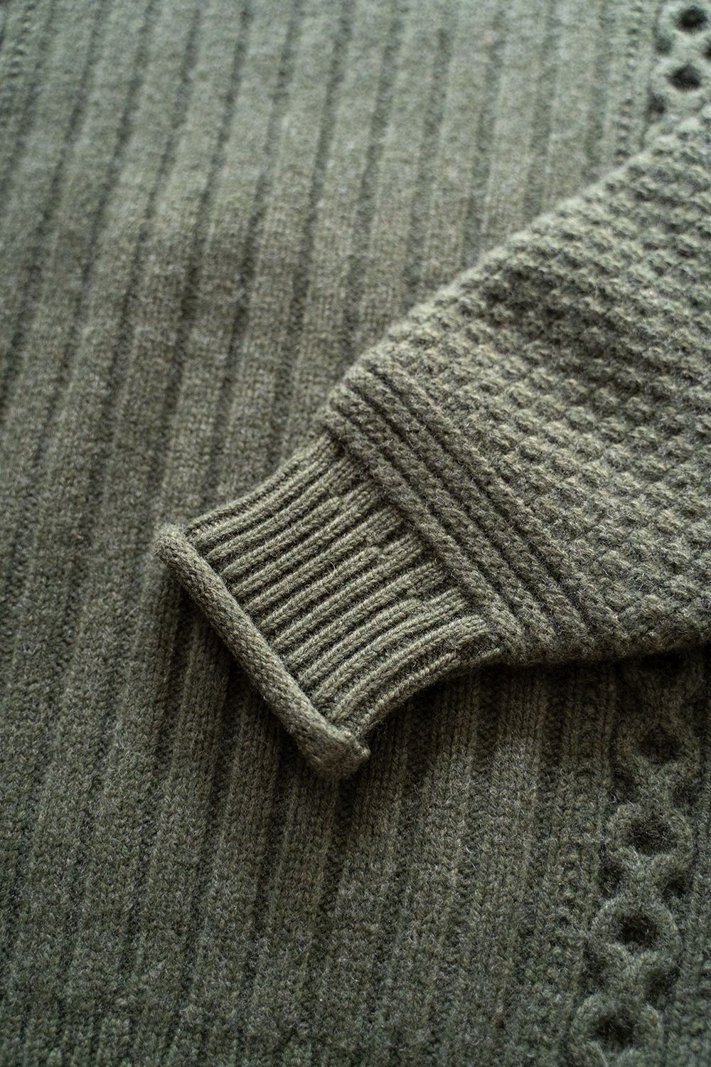 YASHIKI - 【ラスト1点】【22AW】Shizuku Curl High Neck Knit(MOSS