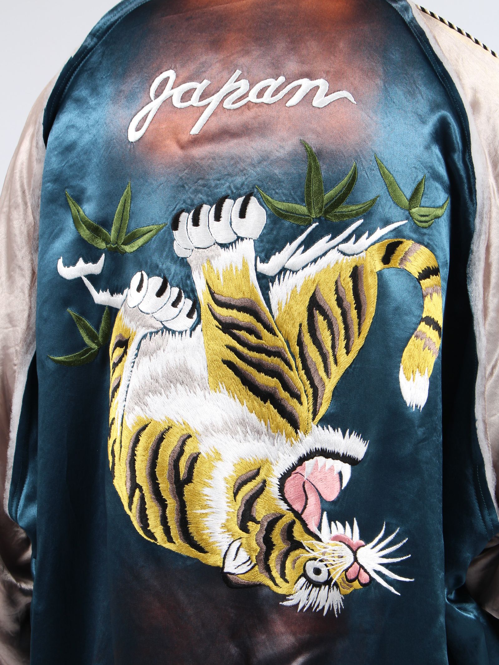 el conductorH UPSIDEDOWN TIGER スカジャン