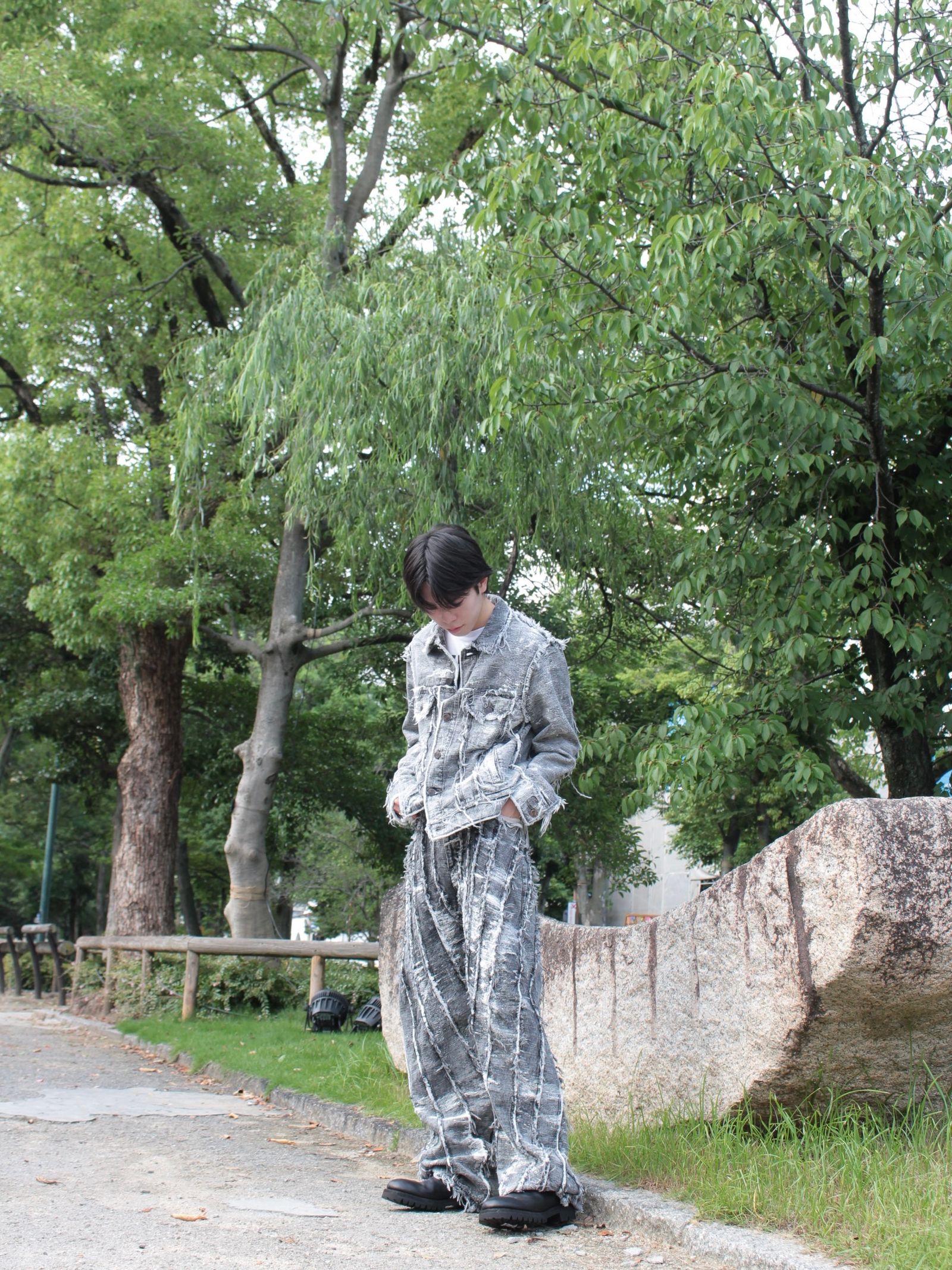 24AW】TAAKKを用いた世界観溢れるデニムセットアップコーデ。 | 2058