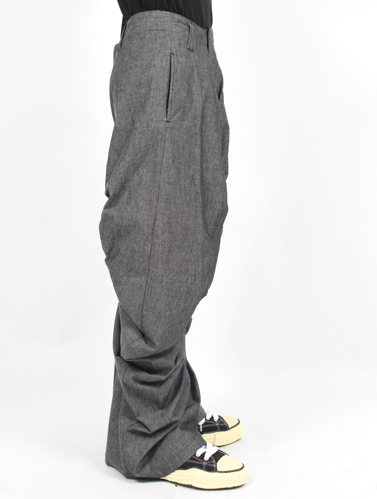 FUMITO GANRYU - 【25SS】ドレープド シャンブレー パンツ レッド