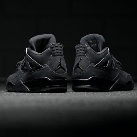 国内6月13日再販予定】ナイキ エアジョーダン4 レトロ 
