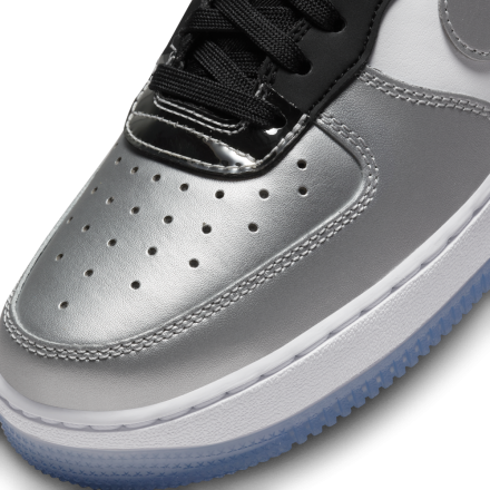 国内5月1日発売予定】 ナイキ エアフォース 1 ロー 