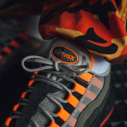 国内8月16日発売予定】 ナイキ エアマックス95 OG ストリング/トータル