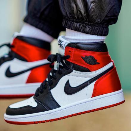 国内9月21日発売予定】ナイキ ウィメンズ エアジョーダン1 サテン