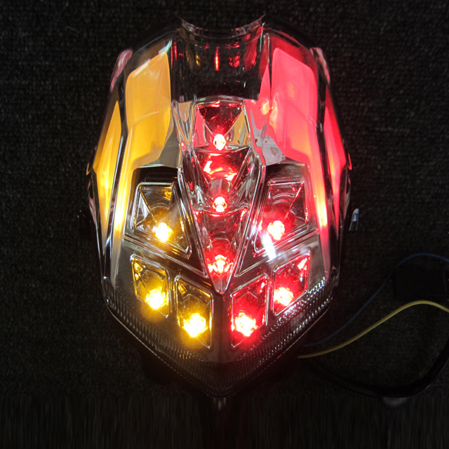 トライアンフ デイトナ675 moto MPH LEDテール　ウインカー内蔵 Triumph >> スピードトリプル（08-16）・ストリートトリプル（08-12