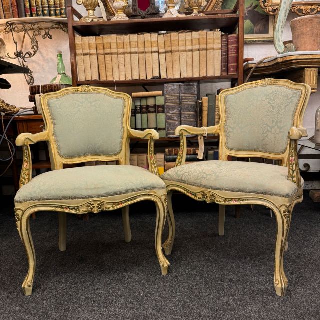 アンティークチェア