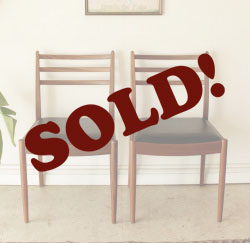 ヴィンテージチェアとアンティークチェアの2脚セット