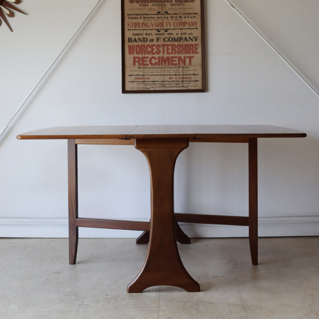 G-planジープランダイニングテーブルドロップリーフ | 英国