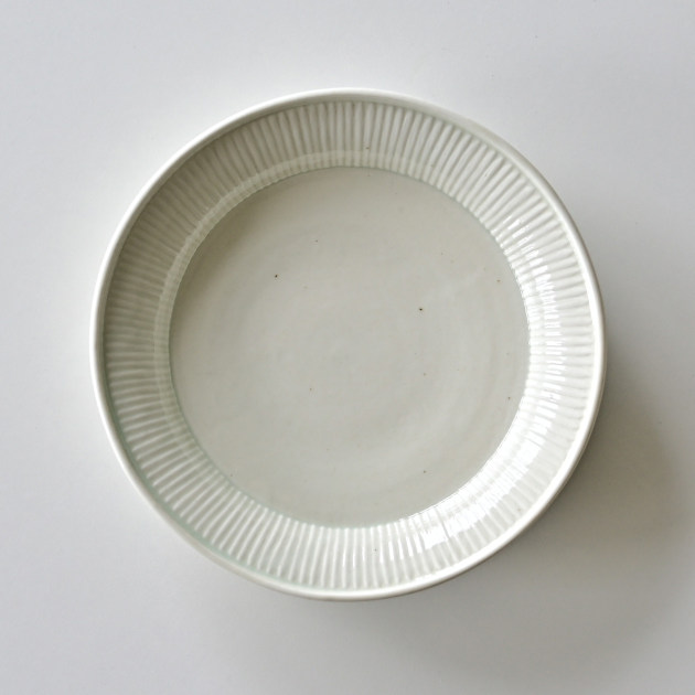 阿部春弥・みか 白磁しのぎ5.5寸皿