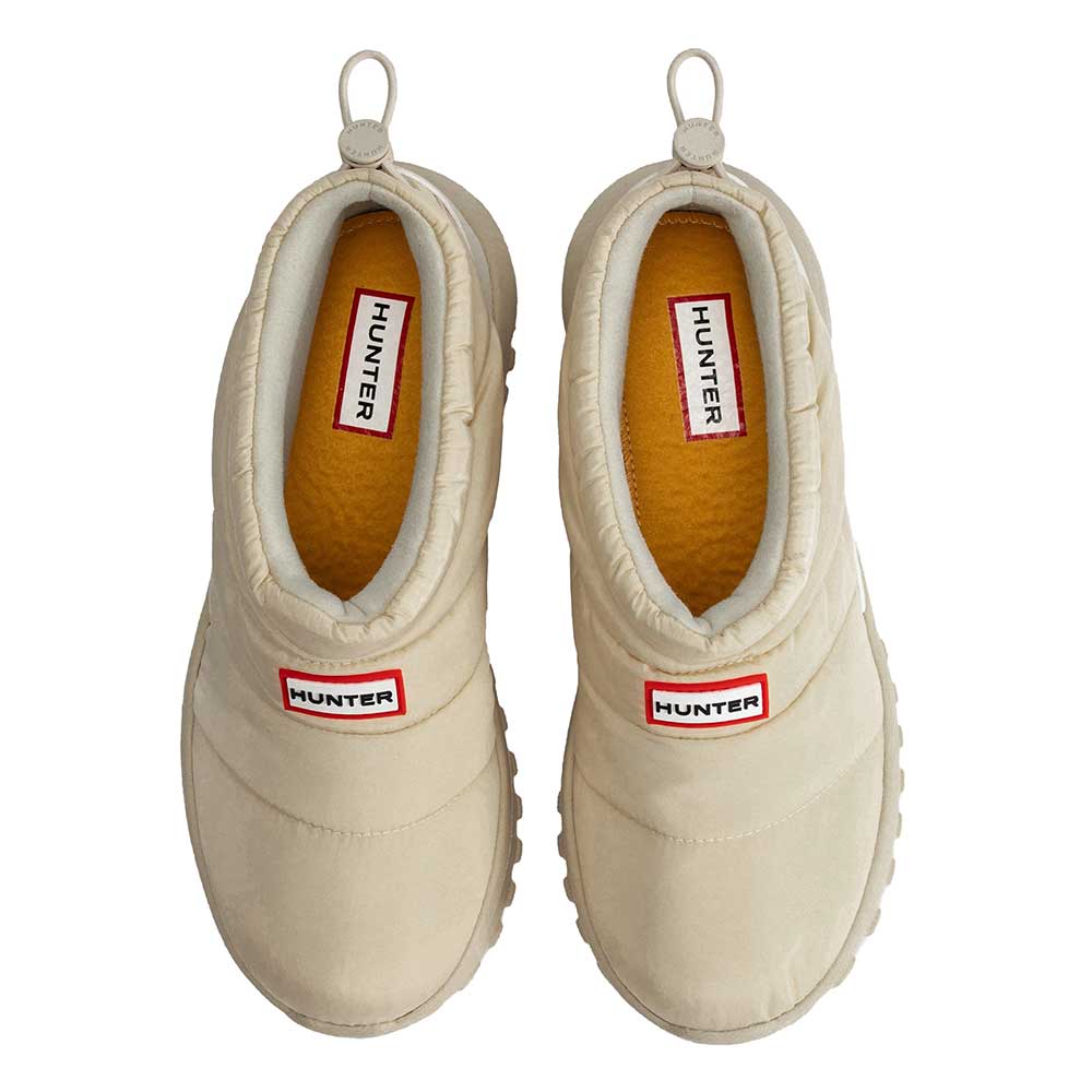 寒い冬に活躍するカジュアルなシューズ＊