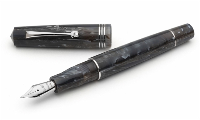 レオナルド モーメントゼロ ホーン 万年筆 スチールニブ（ロジウム