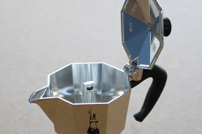 ビアレッティ 直火式モカ・エキスプレスで本格エスプレッソを味わおう