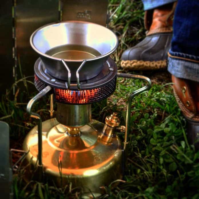 コンパクトな灯油ヒーターを冬の相棒に！渋すぎる男前な代表4アイテム