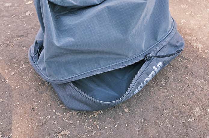 パタゴニアのコレ超便利！容量を調整できる「ブラックホール」のバッグ