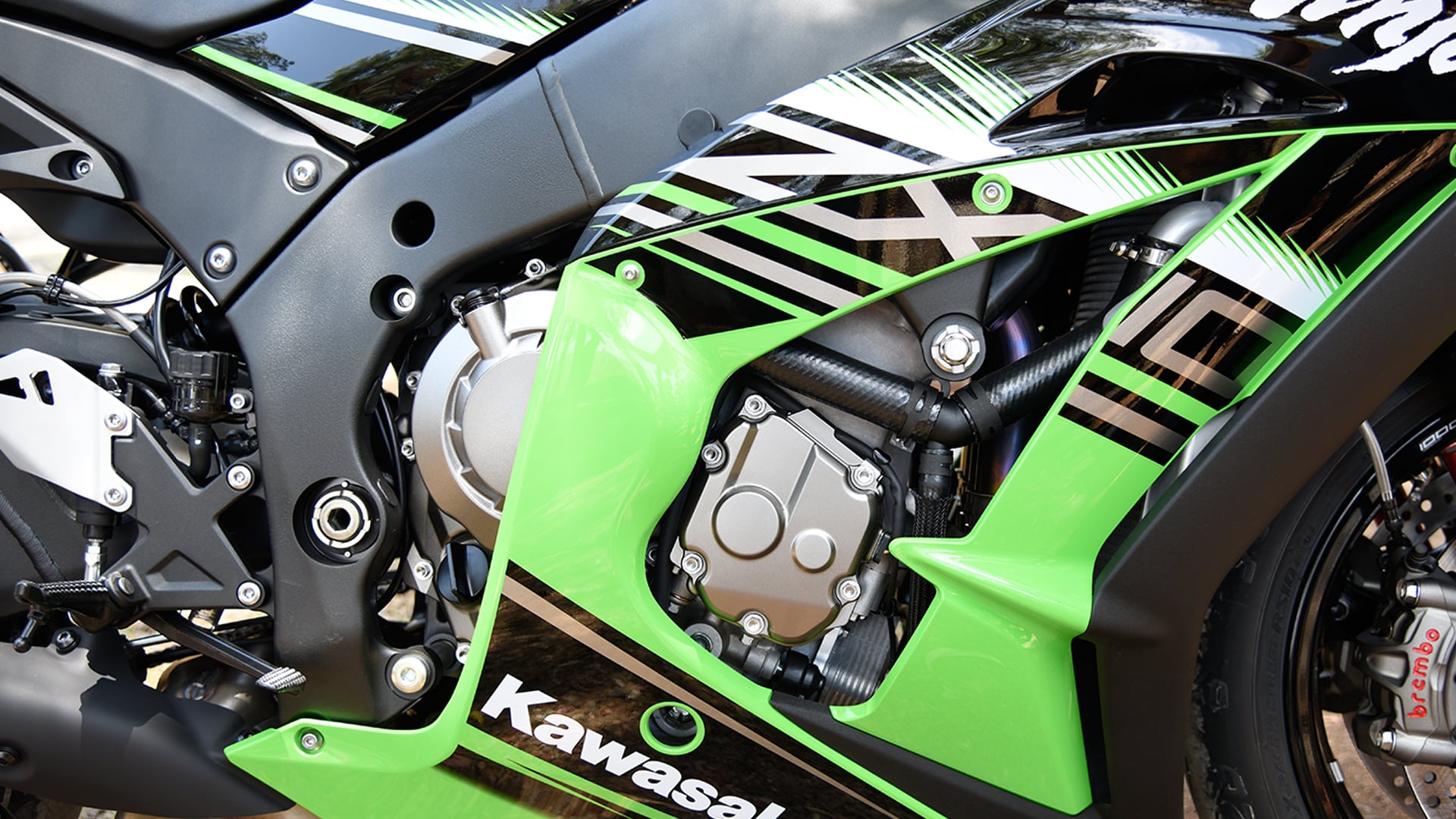Kawasaki Ninja ZX-10R 2016 STD Bike Photos - Overdrive
